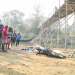 পাকা সেতুর অভাবে প্রাণহানি: শালী নদীর বাঁশের সাঁকো থেকে পড়ে মৃত্যু যুবকের