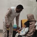 কালিয়াচকে পরিযায়ী শ্রমিকের মৃত্যু, মেয়ের পড়াশোনার দায়িত্ব নিলেন সমাজসেবী কুরবান সেখ