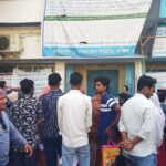নতুন ভোটার তালিকায় নাম তুলতে বহড়ু বিডিও অফিসে উপচে পড়া ভিড়